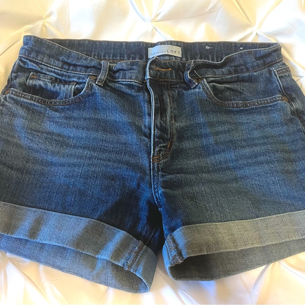 Loft Cuffed Denim Shorts, Women’s Size 4/27. Excellent!